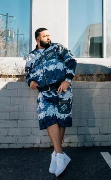 Louis Vuitton Hybrid Leather and Cotton Damier Blouson usado por DJ Khaled en la cuenta de Instagram @djkhaled