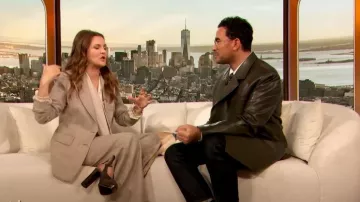 Veste Max Mara Abaco en laine vierge et cachemire portée par Drew Barrymore comme on le voit dans The Drew Barrymore Show le 17 janvier 2024