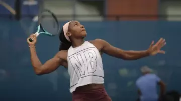 Débardeur New Balance Velocity Crop Top porté par Coco Gauff dans Break Point (S02E06)