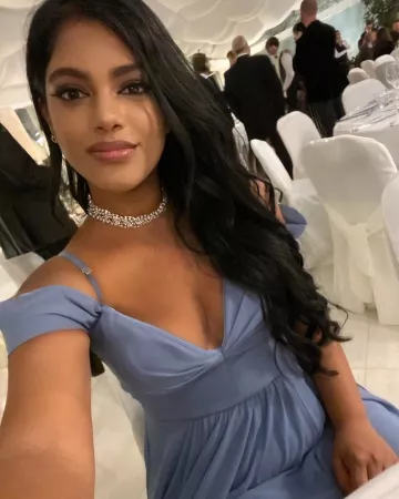 Letitia Fontana en Fashion Nova de Letitia Fontana en la cuenta de Instagram @letitia_fontana