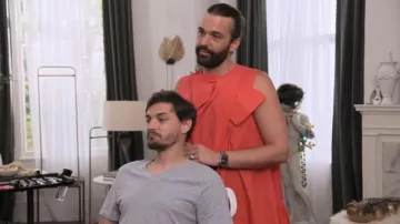 Roksanda Selena Vestido midi de algodón y popelina sin mangas usado por Jonathan Van Ness como se ve en Queer Eye (T08E04)