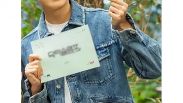 MenBlue Denim Jacket of Yeo Jeong-woo (Park Hyung-sik) in Doctor Slump (S01E02)