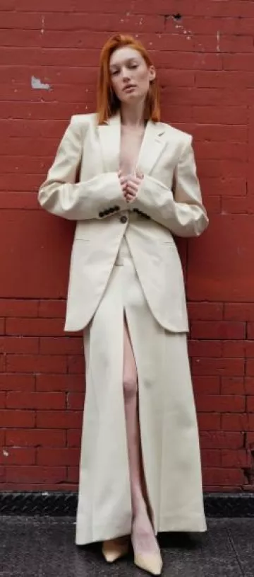 Stella McCartney Slim Fit Tailored Blazer porté par Meredith Duxbury sur son Instagram le 30 janvier 2024