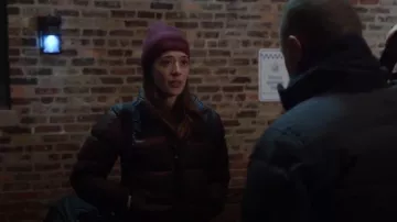 La veste The North Face Nuptse portée par Kim Burgess (Marina Squerciati) vue dans Chicago P.D. (S11E02)