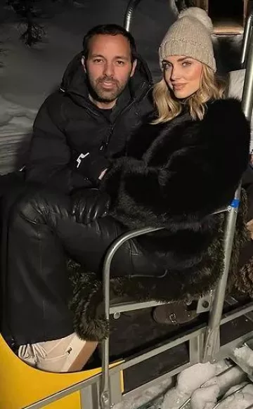 Botas de nieve de Chiara Ferragni Cf en Natural usadas por Chiara Ferragni en su Instagram el 28 de enero de 2024