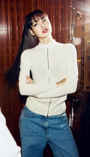 Paloma Wool Ray Cardigan worn by Lisa on her  Instagram on January 28, 2024