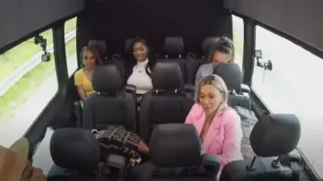 Stella Mccartney Blazer à simple boutonnage porté par Karen Huger comme on le voit dans The Real Housewives of Potomac (S08E11)