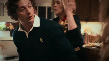 Maillot de rugby Palace x Ralph Lauren porté par Carmen 'Carmy' Berzatto (Jeremy Allen White) dans The Bear (S02E06)