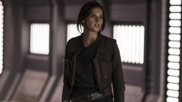 The badge of Jyn Erso (Felicity Jones) in Rogue One : A Star Wars Story