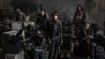 The Holster door Blaster Jyn Erso (Felicity Jones) in Rogue One : A Star Wars Story