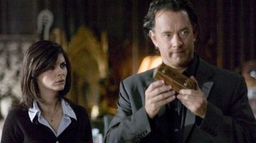The cryptex Robert Langdon (Tom Hanks) in the Da Vinci Code