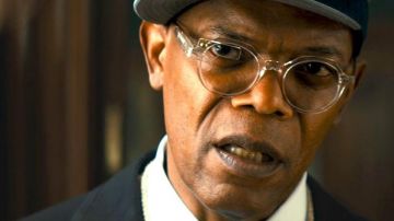 Glasses Cutler And Gross transparent of Richmond Valentine (Samuel L. Jackson) in Kingsman