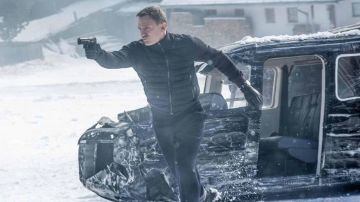 The pistol Heckler & Koch VP9 James Bond (Daniel Craig) in Austria in Spectrum