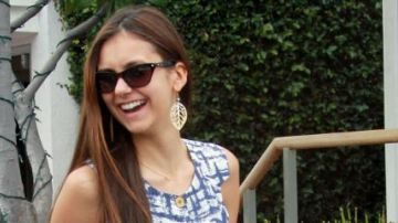 Les boucles d'oreilles en forme de feuille d'Elena Gibert (Nina Dobrev) dans The Vampire Diaries