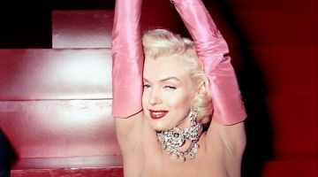 Le collier de Lorelei Lee (Marylin Monroe) dans le film Les Hommes préfèrent les blondes