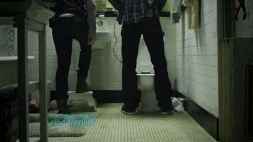 Les chaussures type boots marrons de Phillip Gallagher / Lip (Jeremy Allen White) dans Shameless US