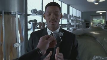 Le criquet Infernal de l'agent Jay (Will Smith) dans Men in Black