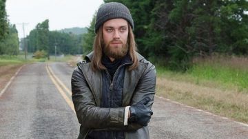 Chaqueta de cuero de Paul Rovia / Jesús (Tom Payne) en The Walking Dead