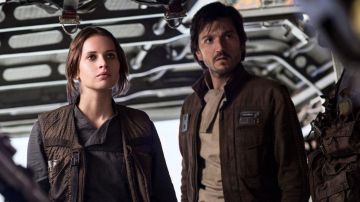 The bomber jacket brown Captain Cassian (Diego Luna) in Rogue One : A Star Wars Story