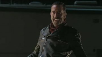 Chaqueta de cuero de Negan (Jeffrey Dean Morgan) en The Walking Dead S07E03