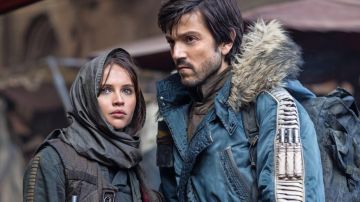 The parka blue Columbia the Captain Cassian Andor (Diego Luna) in Rogue One : A Star Wars Story