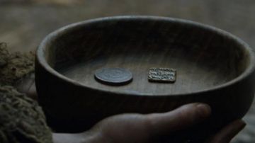Las monedas del banco de Braavos con la efigie de las 6 Casas en la serie Juegos de Tronos (Temporada 6 Episodio 1)