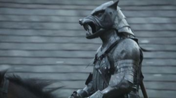 La réplica del casco Bloodhound/Hound (Rory McCann) en Game of Thrones S01E01