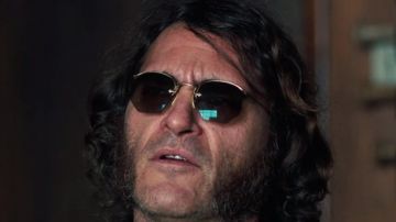 The glasses of Doc Sportello (Joaquin Phoenix) in Inherent Vice Paul Thomas Anderson