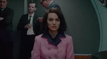 La veste de tailleur rose de Jackie Kennedy (Natalie Portman) dans Jackie