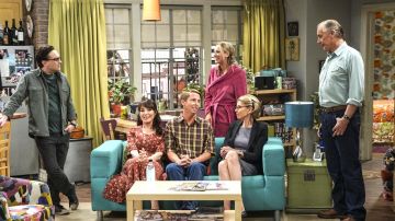 La montre Suunto X-Lander de Leonard Hofstadter (Johnny Galecki) dans The Big Bang Theory S10E01