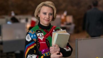 The pull of Christmas multi-religious of Mary (Kate McKinnon) in a Happy Mess