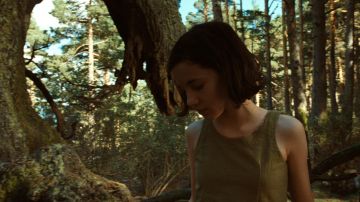 The authentic dress of Ofelia (Ivana baquero explained) in The Pan's labyrinth