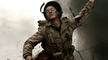 El auténtico traje de John Basilone (Jon Seda) rodado en El Pacífico
