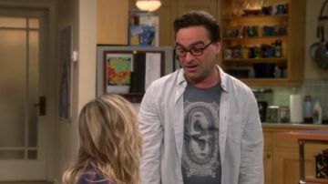 Le T-shirt narvals de Leonard Hofstadter (Johnny Galecki) dans The Big Bang Theory S10E06