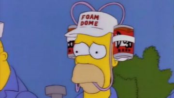 Le casque à boisson Duff de Homer Simpson dans Les Simpson