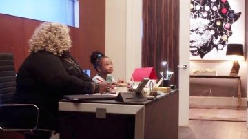 Le téléphone fixe B&O BeoCom 1401 dans Empire