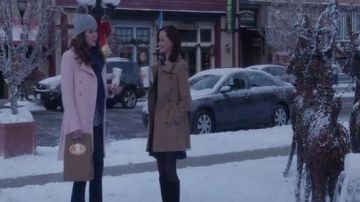 Trench coat Burberry camel Rory Gilmore (Alexis Bledel) on Gilmore Girls