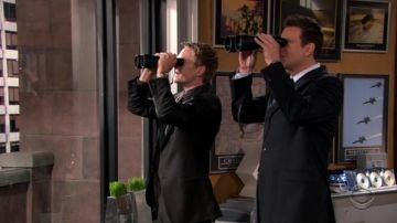 Le poster Awesomeness vu dans le bureau de Barney Stinson dans How I Met Your Mother