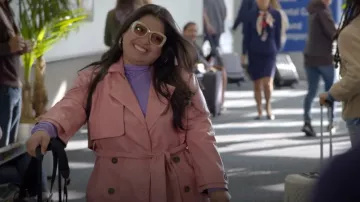 Cuello alto fruncido de H&M usado por María Sofía (Keyla Monterroso Mejía) como se ve en Curb Your Enthusiasm (T12E01)