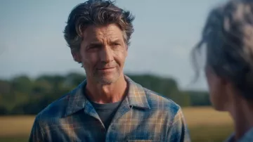 Camisa ancha Pendleton usada por Colton Landry (Jefferson Brown) como se ve en The Way Home (T02E02)