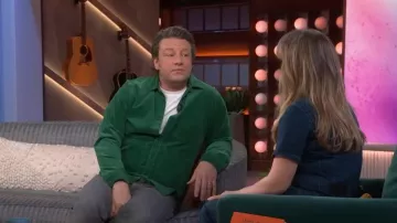 Chemise en velours côtelé de coton Aspesi portée par Jamie Oliver dans The Kelly Clarkson Show le 26 janvier 2024