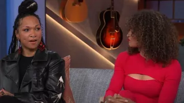 Emporio Armani Robe longue à manches 3/4 côtelée découpée portée par Sydney McLaughlin dans The Kelly Clarkson Show le 7 février 2024