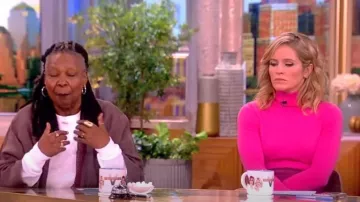 Rick Owens Jupe Al Pillar longueur genou portée par Sara Haines comme on le voit dans The View le 6 février 2024