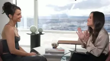 Falda larga Bec + Bridge Pine en raya diplomática color carbón usada por Kristin Juszczyk como se ve en Today el 8 de febrero de 2024