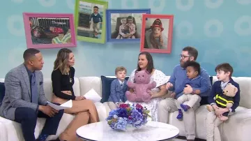 Pantalon évasé ceinturé en laine mélangée Zimmermann Luminosity porté par Savannah Guthrie tel qu’on le voit dans Today le 9 février 2024