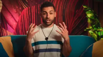Camiseta sin mangas de Asos Design usada por Rehman Bhatti como se ve en Couple to Throuple (T01E03)
