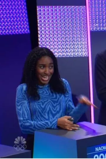 Mother the Itty Bitty T-shirt Desden et impérial à manches longues porté par Ayo Edebiri au Saturday Night Live le 3 février 2024