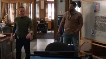 Flint And Tinder Cor­duroy Snap Shirt worn by Kevin Atwater (Laroyce Hawkins) as seen in Chicago P.D. (S11E04)
