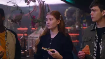 Sandro Paris Robe Lison portée par Mia Banks (Abigail O’Regan) comme on le voit dans Spellbound (S01E19)