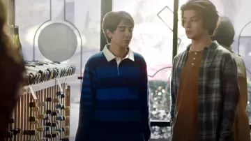 Boden Rugby ShirtBlues Hotchpotch Stripe worn by Chad (Nasim Pedrad) as seen in Chad (S02E07)